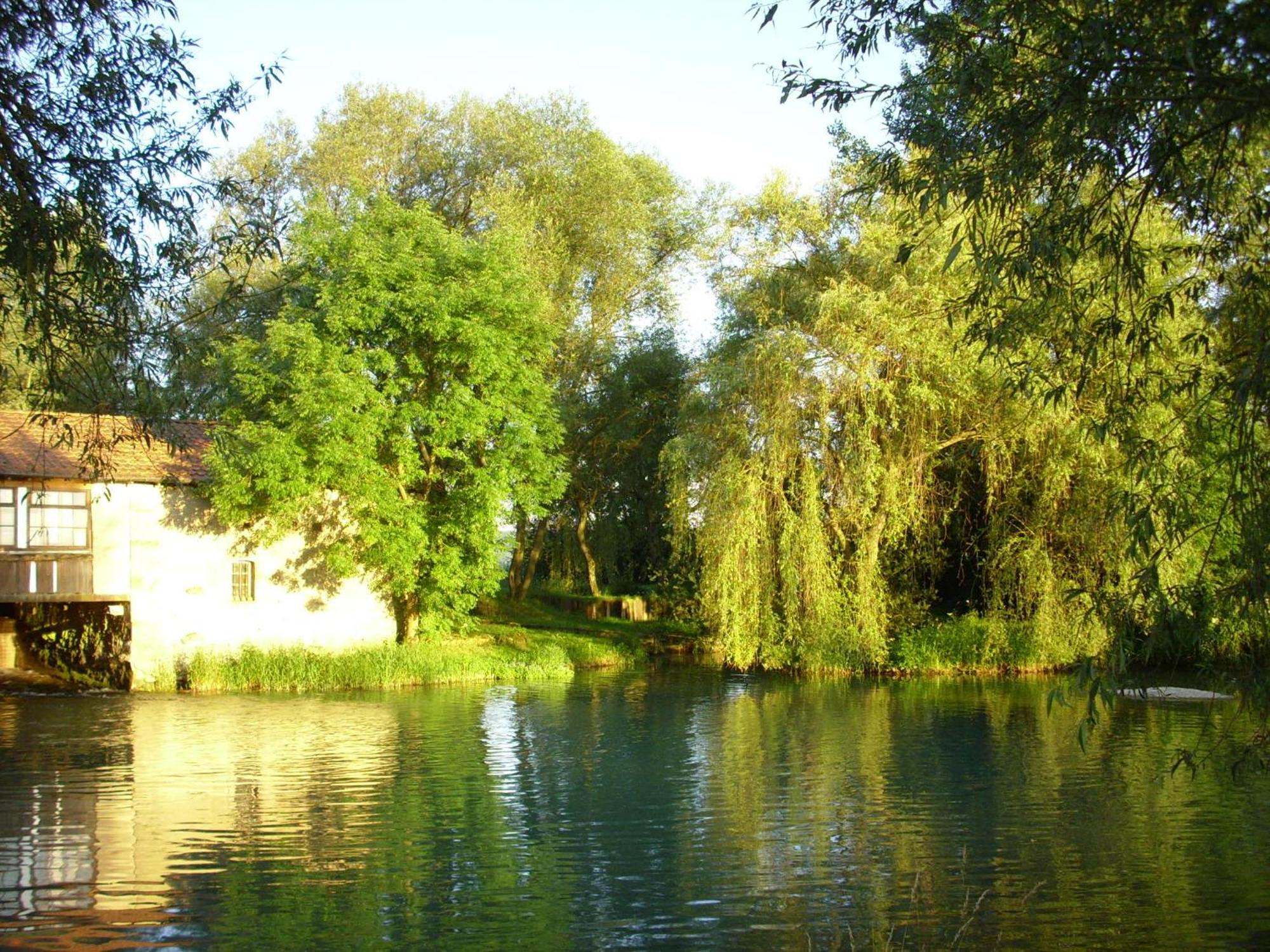 Logis Hotel Le Chantoiseau Chaumont-sur-Aire Exteriér fotografie