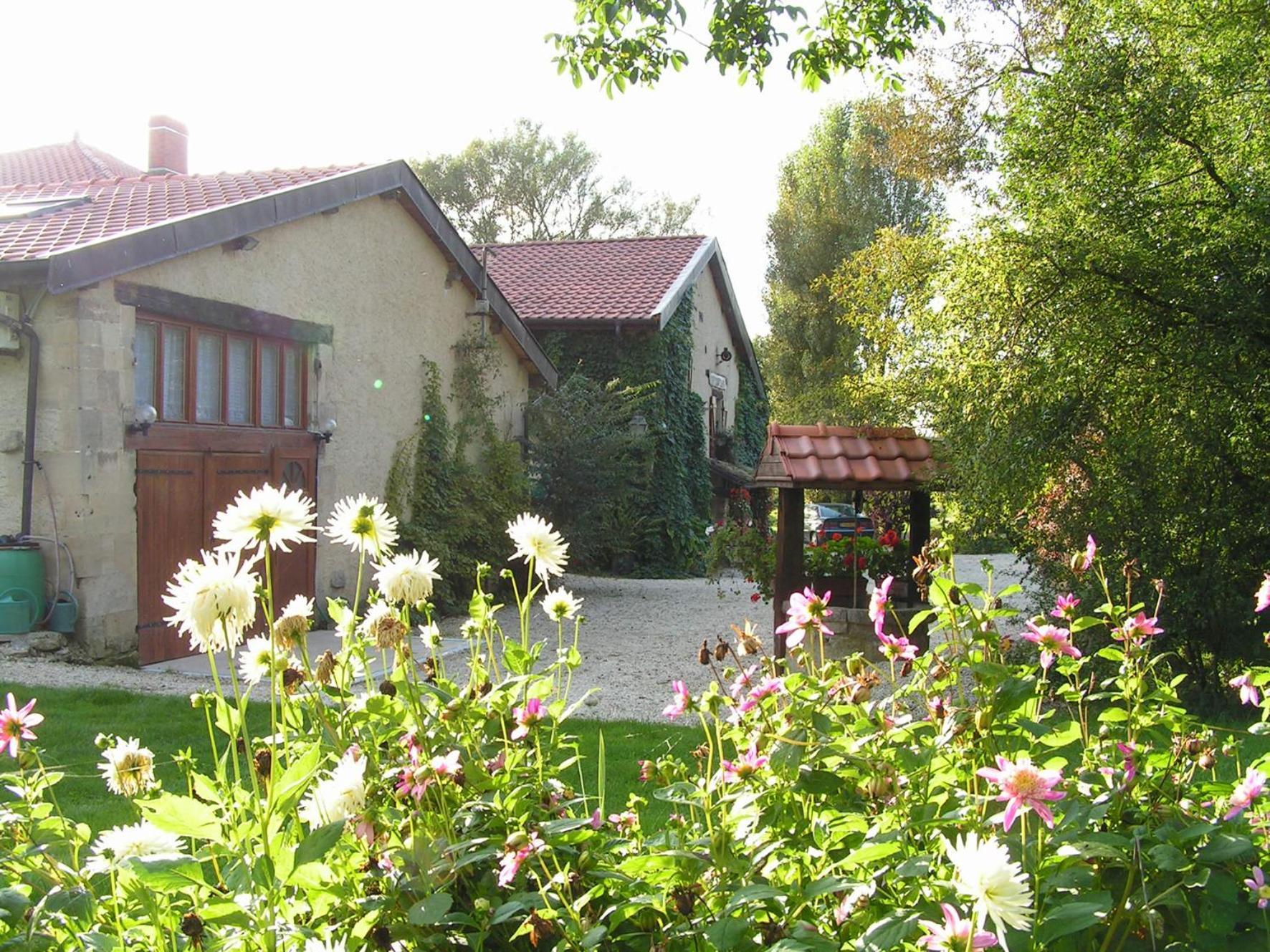 Logis Hotel Le Chantoiseau Chaumont-sur-Aire Exteriér fotografie