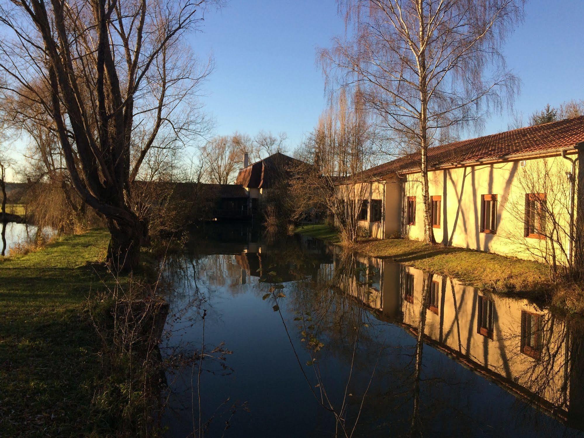 Logis Hotel Le Chantoiseau Chaumont-sur-Aire Exteriér fotografie